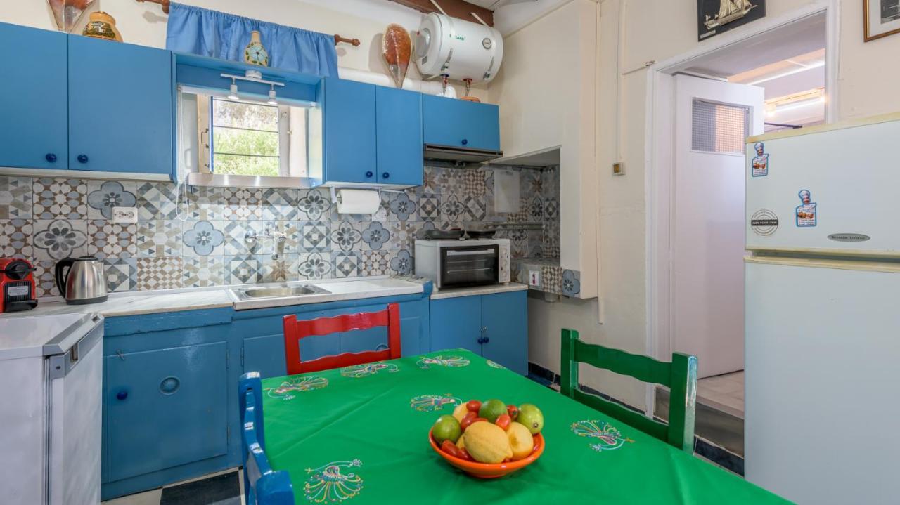 Blue Traditional Boathouse In Klima Klima  Dış mekan fotoğraf